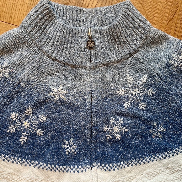 Northern Reflections White & Blue Zippered Snowflake Cardigan - Picture 6 of 9